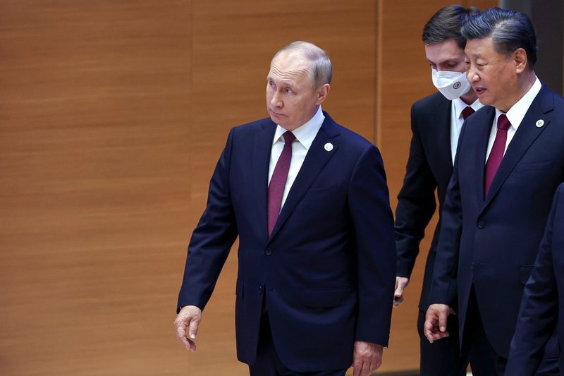 Rysslands president Vladimir Putin och Kinas dito Xi Jinping träffades i Uzbekistan i fredags förra veckan. Arkivbild.
