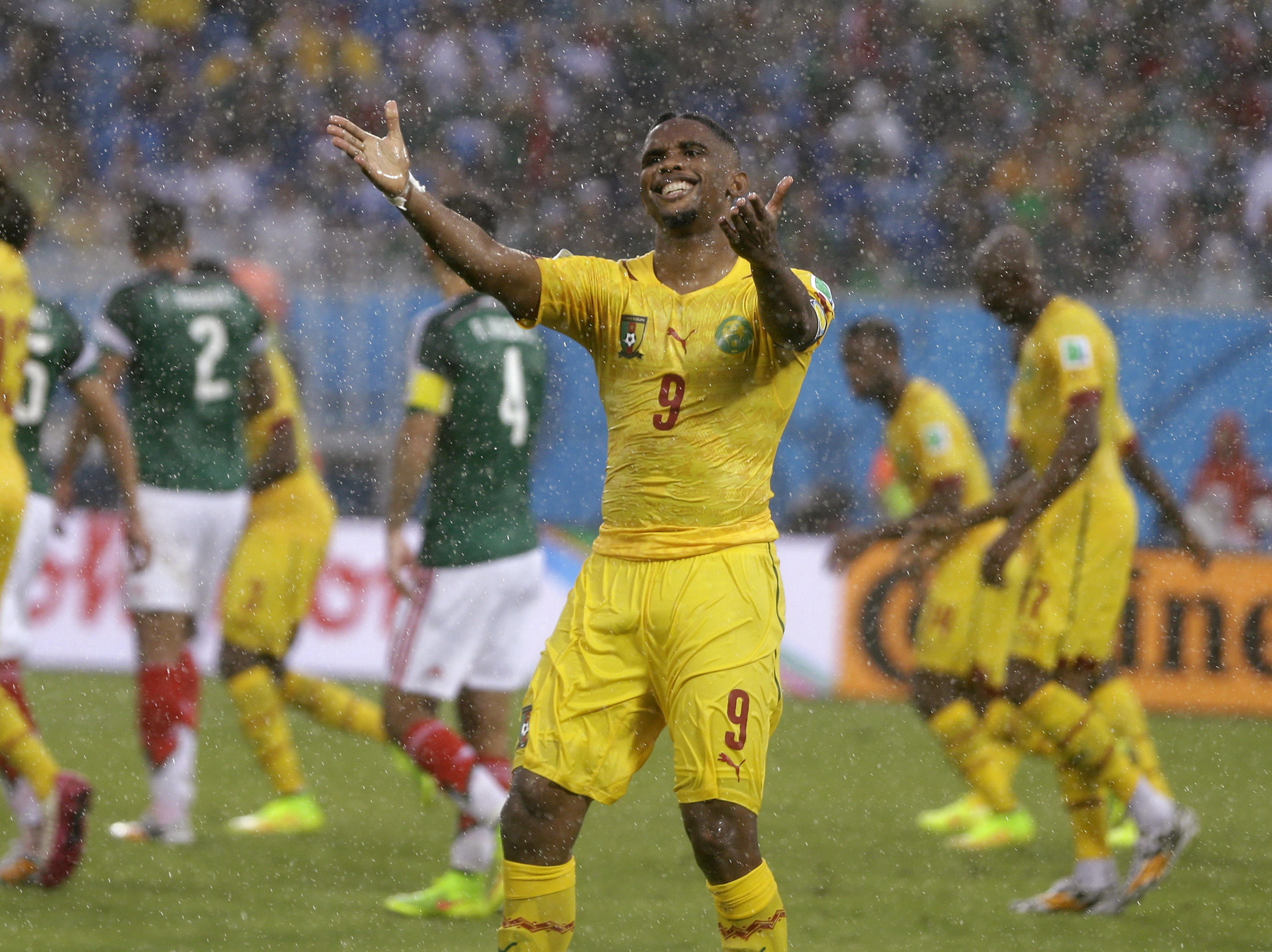 Samuel Eto'o, 33. Har, likt Drogba, inte rosat marknaden i VM-slutspel men är en av de mest kliniska målskyttarna någonsin. Det räcker som förklaring. Samuel Eto'o, 33. Har, likt Drogba, inte rosat marknaden i VM-slutspel men är en av de mest kliniska målskyttarna någonsin. Det räcker som förklaring.