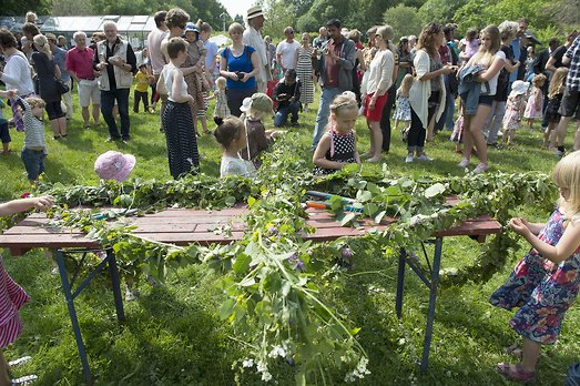 Firande av midsommar Firande av midsommar