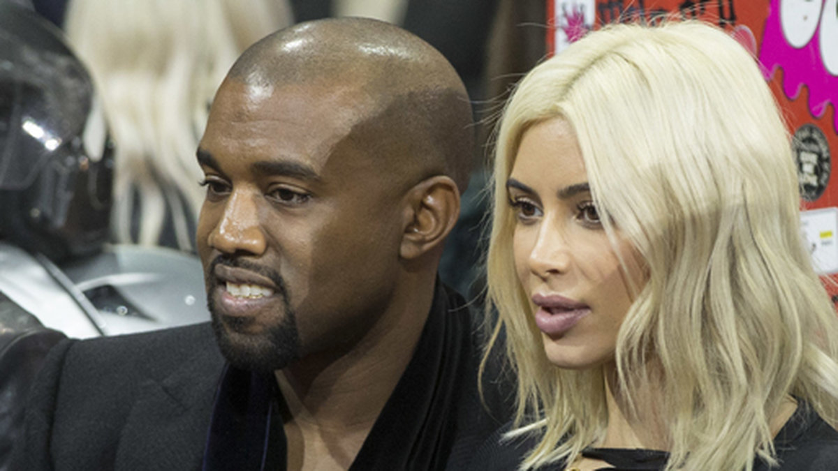 Kim och Kanye på Givenchy-visningen i Paris.