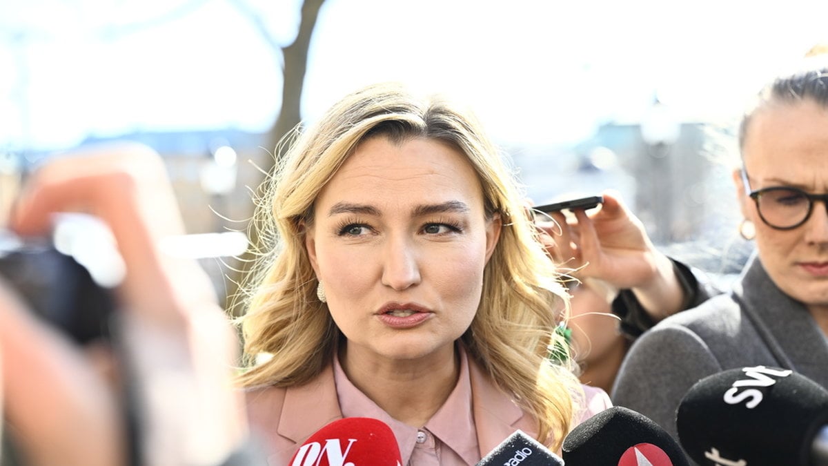 Ebba Busch till SD: Man kan inte lova ut statsrådsposter