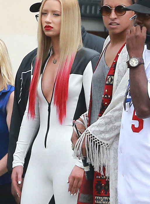 Iggy Azalea och Rita Ora spelar in en ny video. Iggy Azalea och Rita Ora spelar in en ny video.