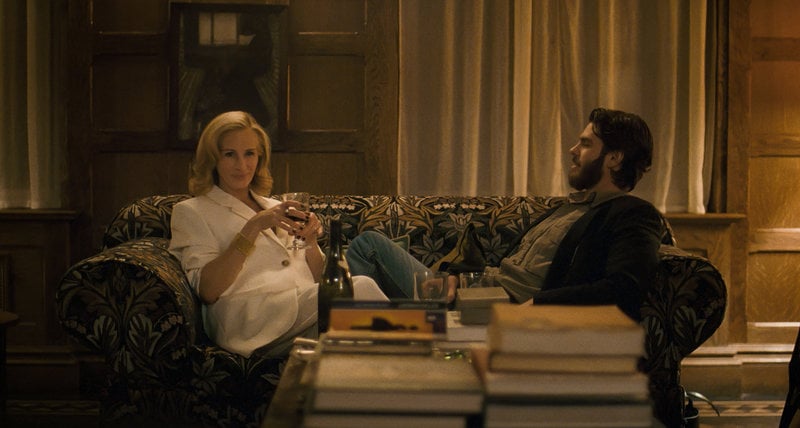 Julia Roberts och Andrew Garfield i metoodramat "After the hunt". 