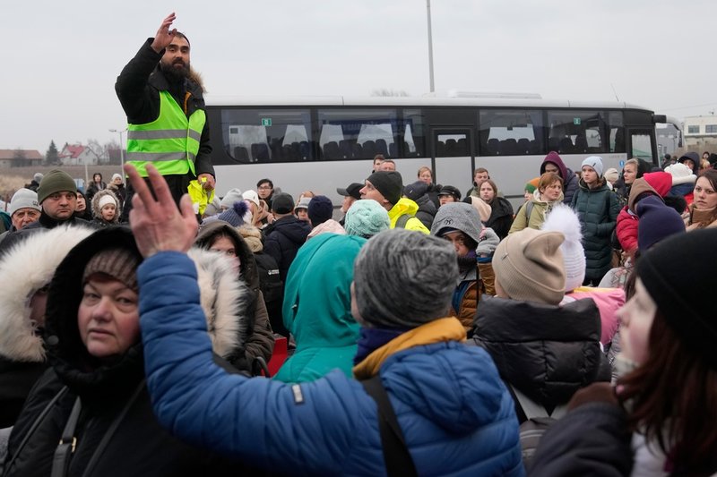 Hundratusentals har flytt till Polen via gränsstaden Medyka.