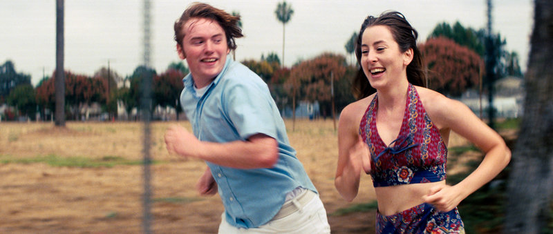 Cooper Hoffman och Alana Haim i en scen ur Paul Thomas Andersons 'Licorice Pizza'. Pressbild.