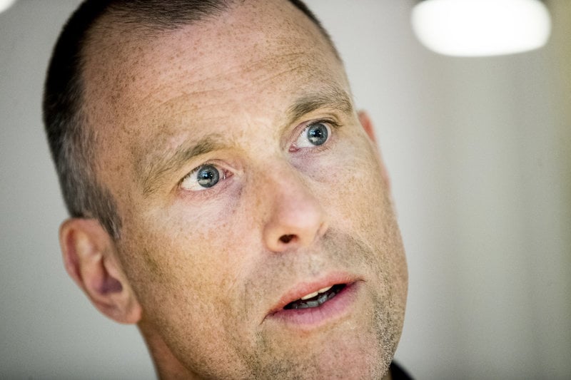 Fredrik Malm jobbade i många år som områdespolis i Örebrostadsdelen Vivalla. Han har lämnat polisyrket, men fortsätter att engagera sig i området.