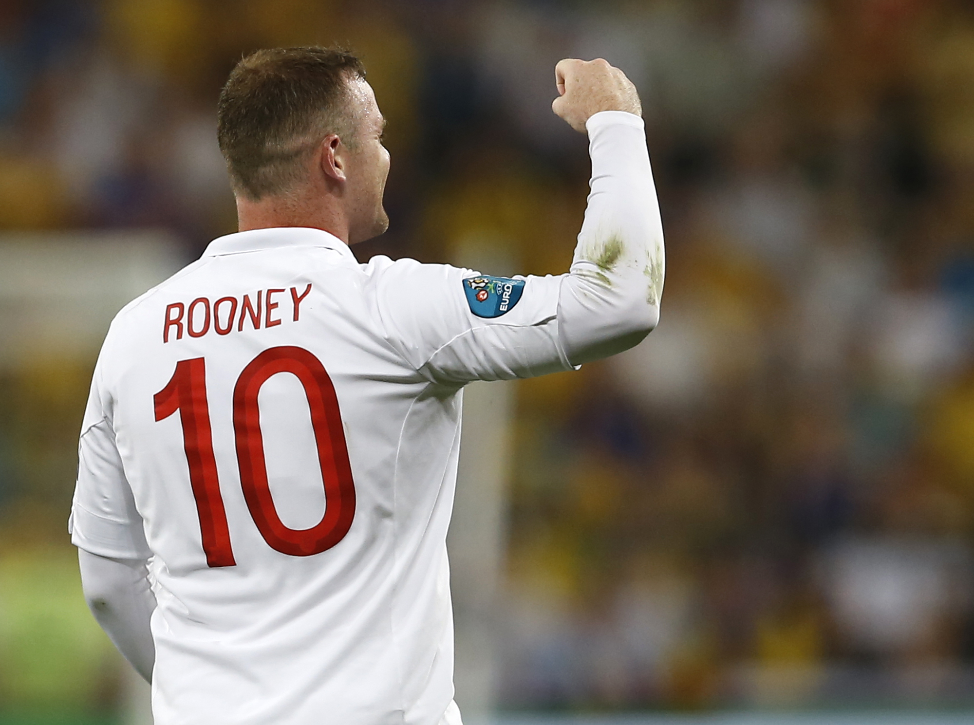 England krigade sig till kvartsfinalen och deras joker Wayne Rooney gjorde mål direkt i comebacken mot Ukraina efter avstängningen. England krigade sig till kvartsfinalen och deras joker Wayne Rooney gjorde mål direkt i comebacken mot Ukraina efter avstängningen.