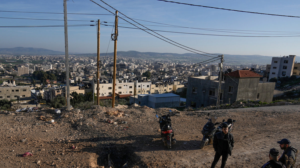 Israel anfaller ofta militanta palestinier på Västbanken från luften. Bild efter ett dödligt bombnedslag i Jenin tidigare i januari.