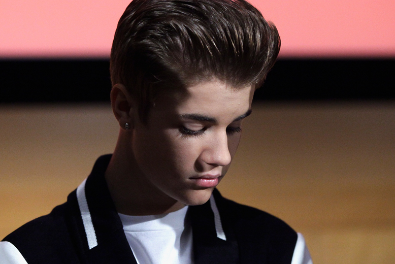 Justin Bieber verkar mest besatt av att allt ska vara strålande rent och nyttigt. Fruktskålar, örtteer och ett dussin vita t-shirts. Justin Bieber verkar mest besatt av att allt ska vara strålande rent och nyttigt. Fruktskålar, örtteer och ett dussin vita t-shirts.