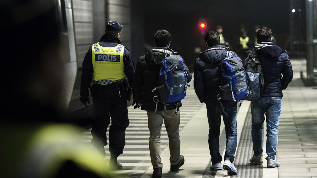 Omkring 16 000 asylsökande bedöms komma till Sverige i år. Arkivbild.