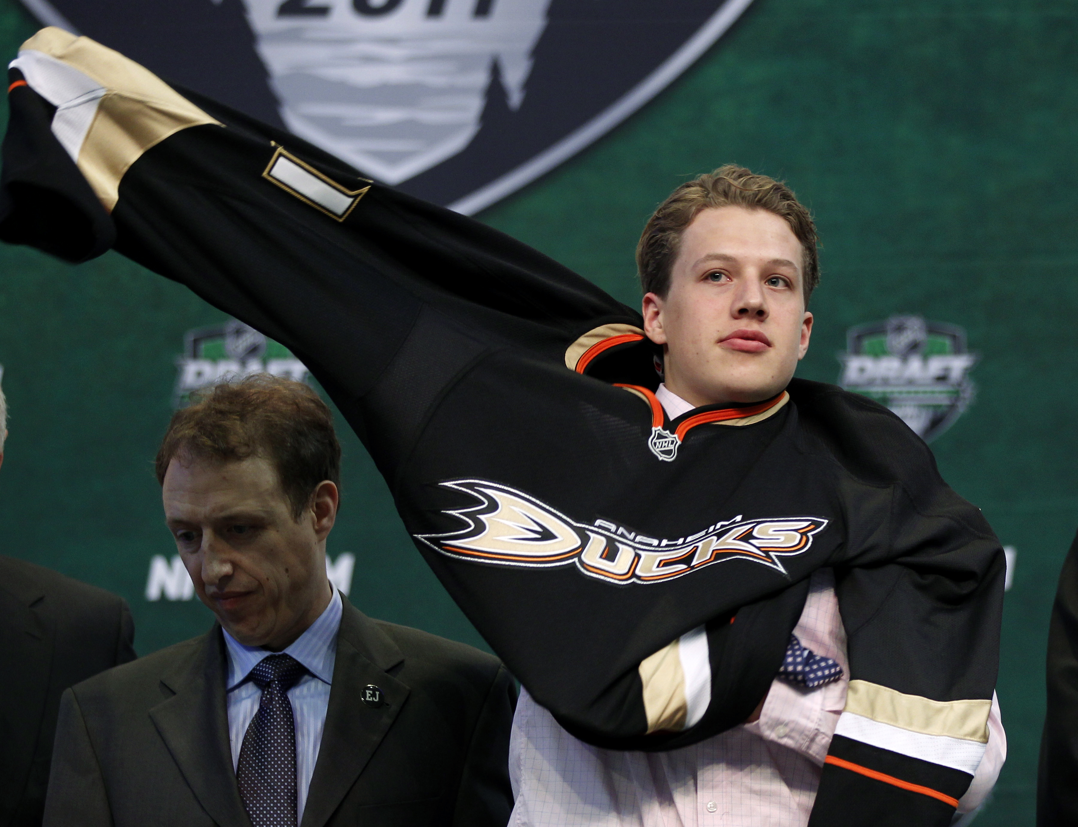 Sorry, Sibir Novosibirsk. Rickard Rakell har troligen sin väg redan utstakad i Anaheim Ducks.
