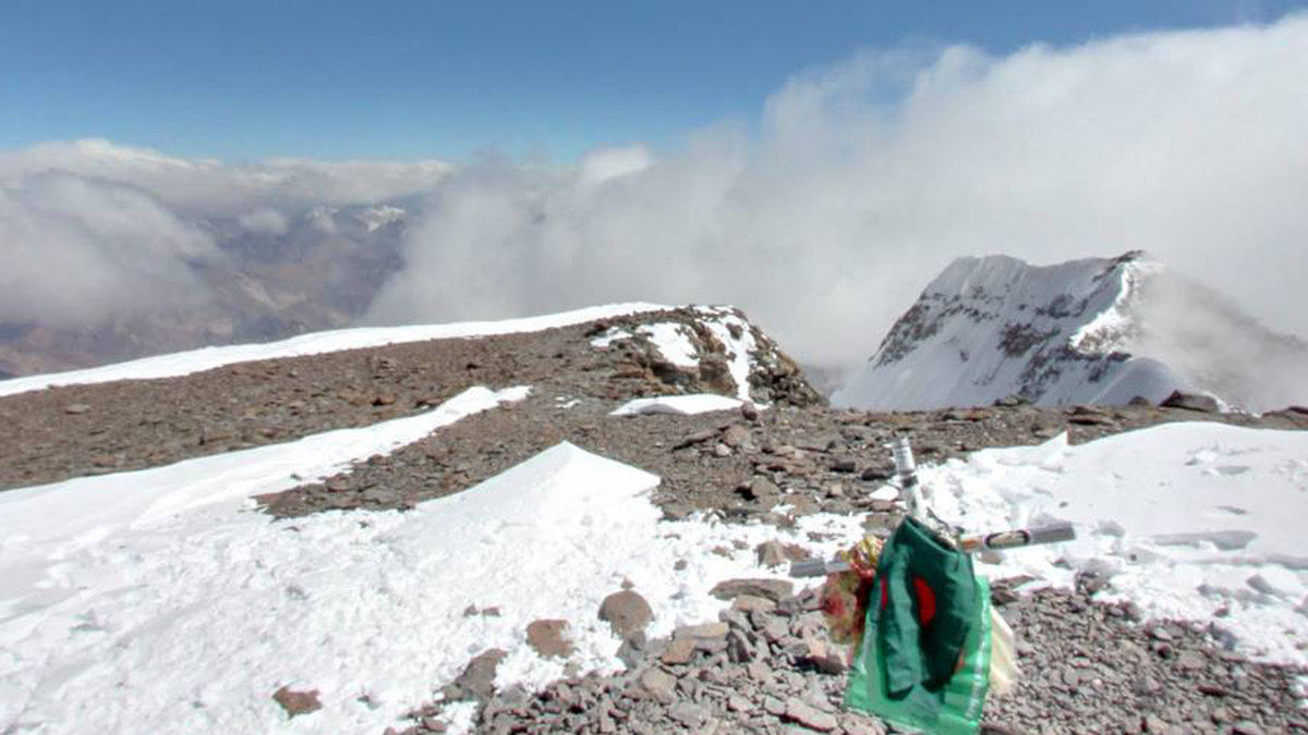 Toppen av Aconcagua i bergskedjan Anderna i Argentina.