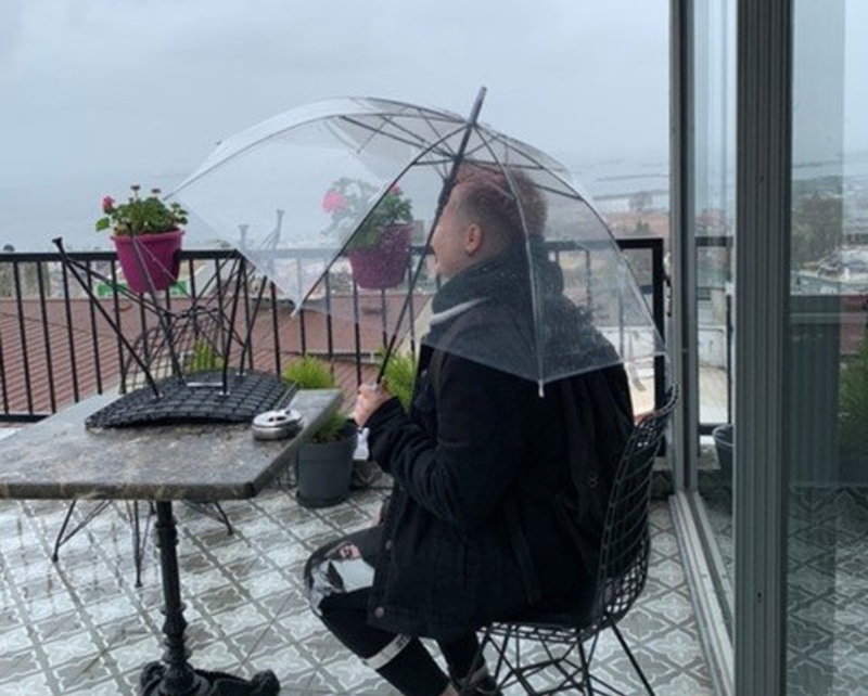 Maria har bott i Moskva större delen av sitt liv. Hon har studerat på universitet och bland annat arbetat som flygvärdinna.