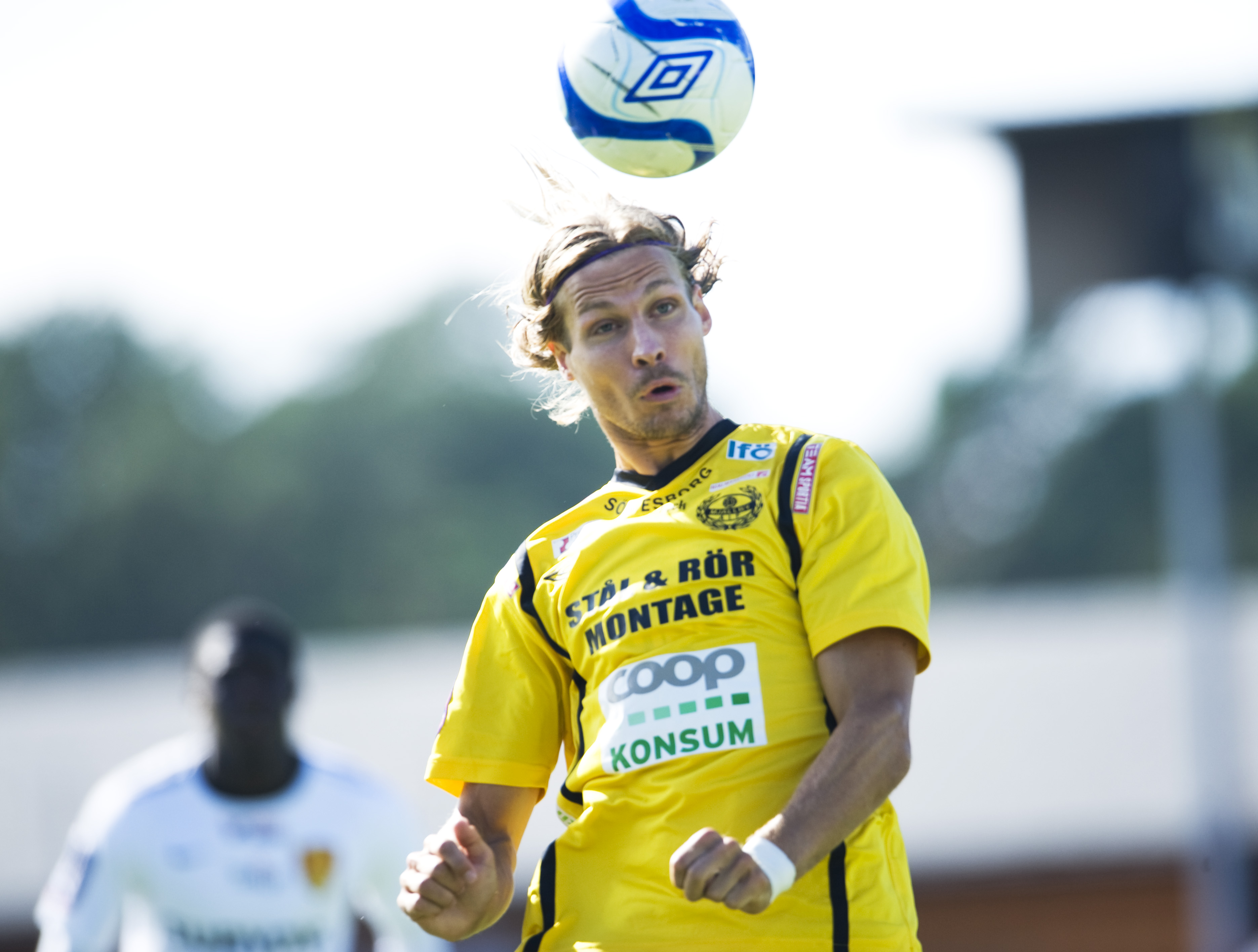 7. Tobias Grahn, central mittfältare. Betyg: 3/5. Lagets nye mittfältsmotor. Ska ersätta Magnus Kihlberg och Nordin Gerzic. Måste få ordning på temperamentet, har en tendens att dra på sig kort. 7. Tobias Grahn, central mittfältare. Betyg: 3/5. Lagets nye mittfältsmotor. Ska ersätta Magnus Kihlberg och Nordin Gerzic. Måste få ordning på temperamentet, har en tendens att dra på sig kort.