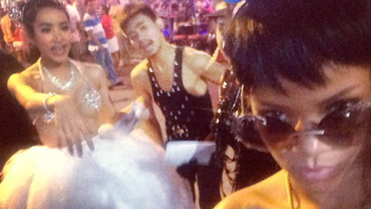 Rihanna passade även på att festa loss i Thailand. 