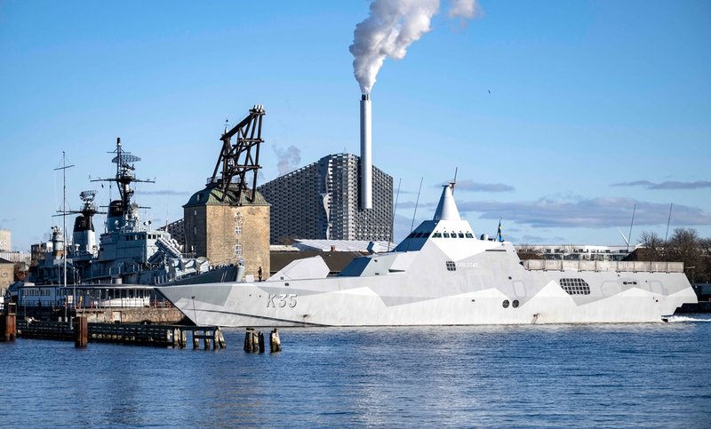 Den svenska korvetten HMS Karlstad i Köpenhamns hamn efter ett försvarsministermöte i mars inom ramen för JEF. Arkivbild.