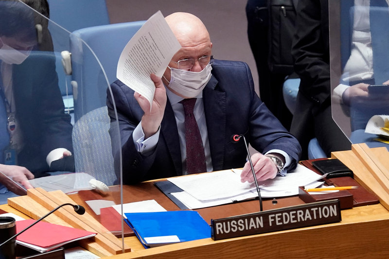 Rysslands FN-ambassadör Vasilij Nebenzia vid måndagens Ukraina-möte i FN:s säkerhetsråd.