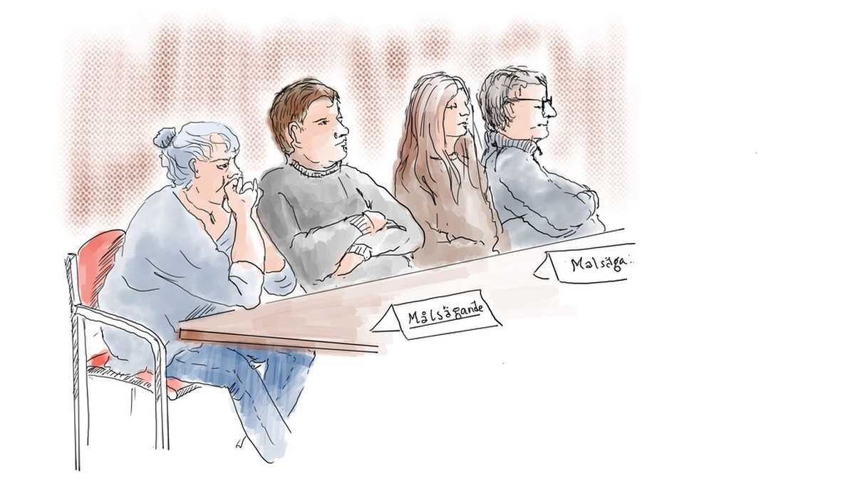 Toves familj under förhandlingen i Eksjö tingsrätt.