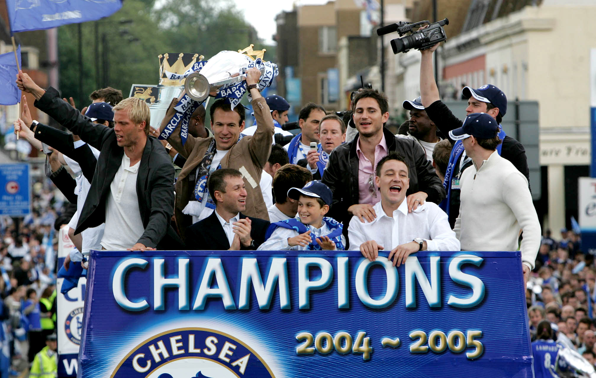 Chelseas första titel sedan 1955. 2006 kom ligatitel nummer tre, också det under Mourinhos ledning.