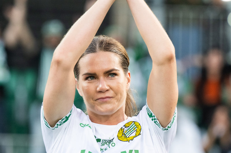 Hanna Folkesson var Hammarbys första prestigevärvning. Den landslagsmeriterade mittfältaren avslutade karriären i juli, och blev avtackad av Hammarbyfansen efter hemmamatchen mot Piteå. Arkivbild.