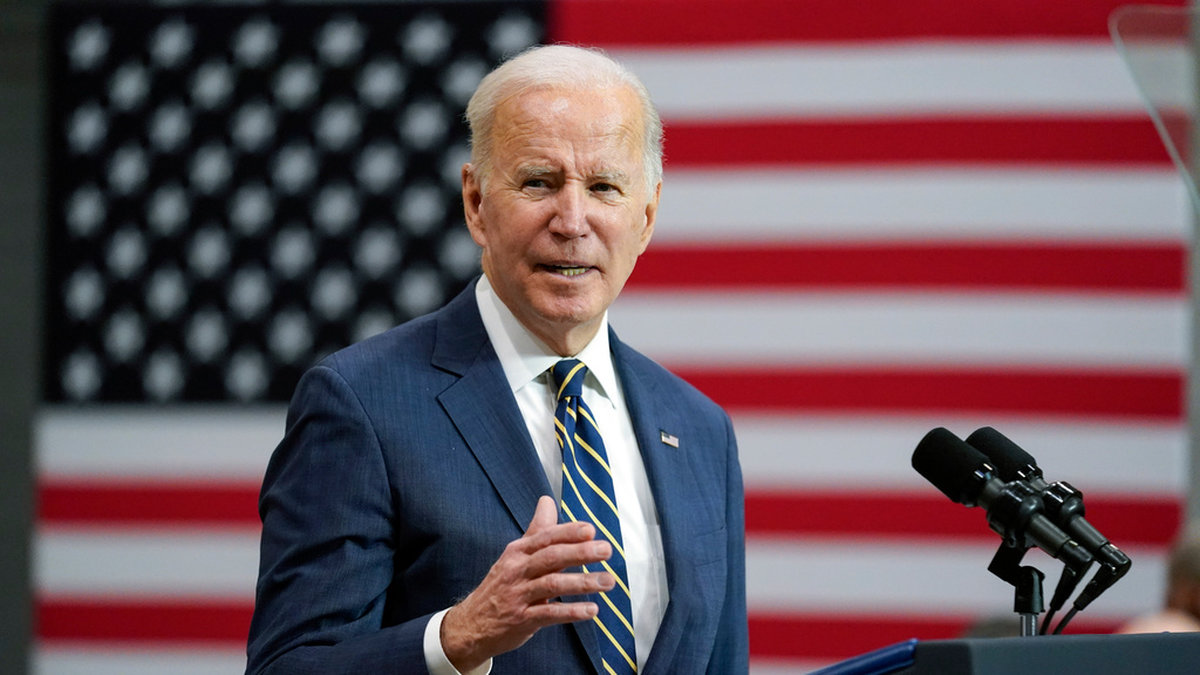 USA:s president Joe Biden vid ett tal i Pittsburgh på fredagen. Han säger nu att ett mindre antal soldater ska skickas till Östeuropa.