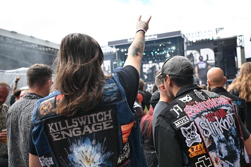 Efter åtta timmars konsert dök Black Sabbath och Ozzy Osbourne upp på scenen i Birmingham.