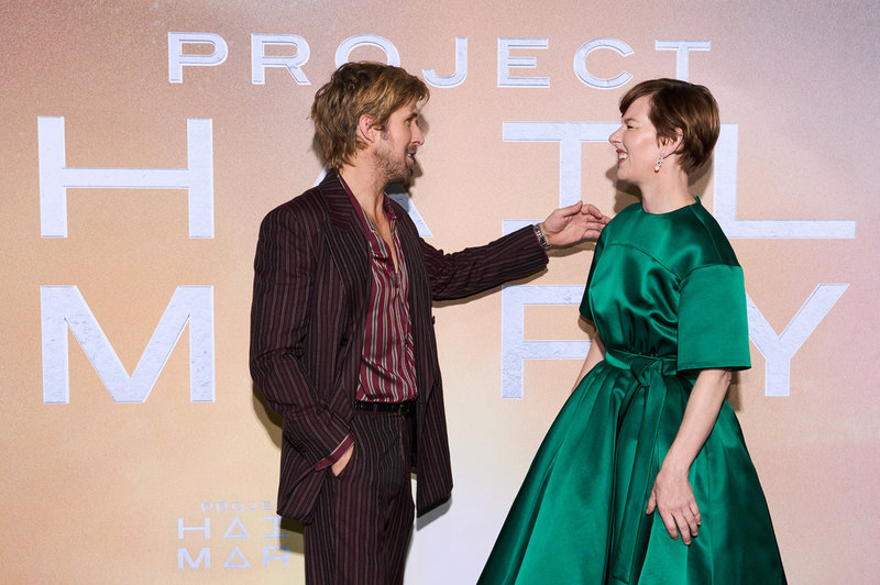 Ryan Gosling tillsammans med sin kvinnliga motspelare Sandra Hüller på världspremiären för filmen. 