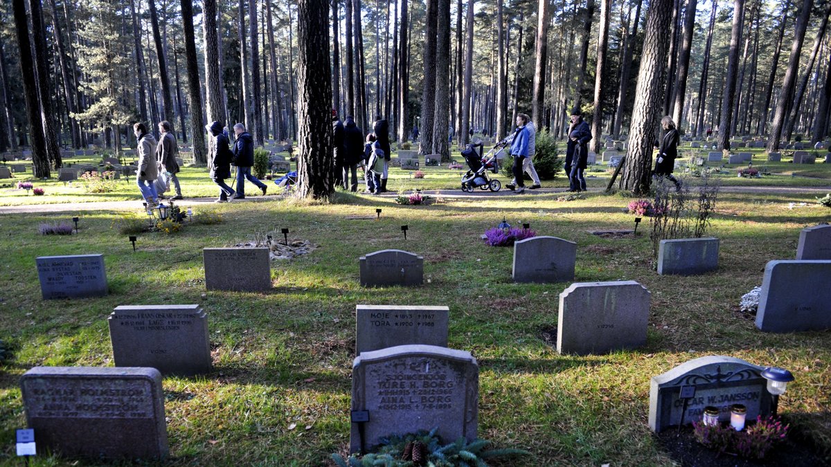 Första undersökningen som gjorts i Sverige om var man vill bli begravd visar att döden får svenskarna att längta tillbaka till rötterna.
