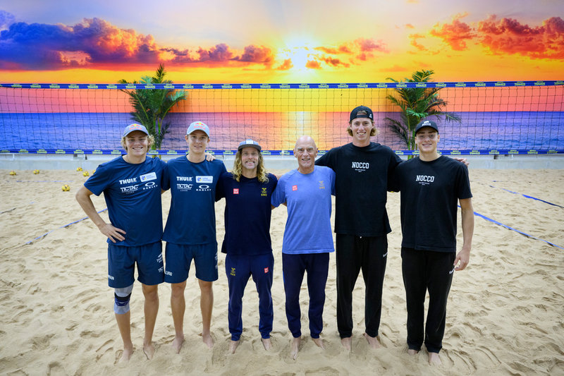 Från vänster: David Åhman, Jonatan Hellvig, förbundskapten Rasmus Jonsson, tränare Anders Kristiansson, Jacob Hölting Nilsson och Elmer Andersson.