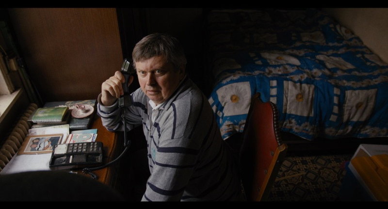 Morgane Dziurla-Petit har filmat delar av sin familj i den lätt absurda 'Excess will save us'. Pressbild.