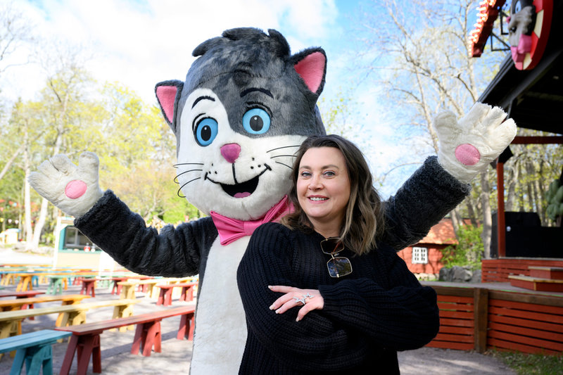 Camilla Läckberg ska skriva flera böcker om Gösta Knutssons katt, Pelle Svanslös.