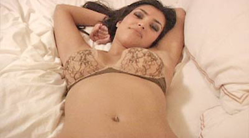 År 2012 avslöjades det att Kims egen mamma Kris Jenner såg till att sexfilmen kom ut på marknaden. 