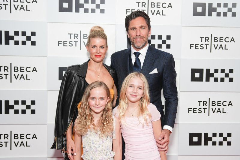 Henrik Lundqvist med familj. Arkivbild. 