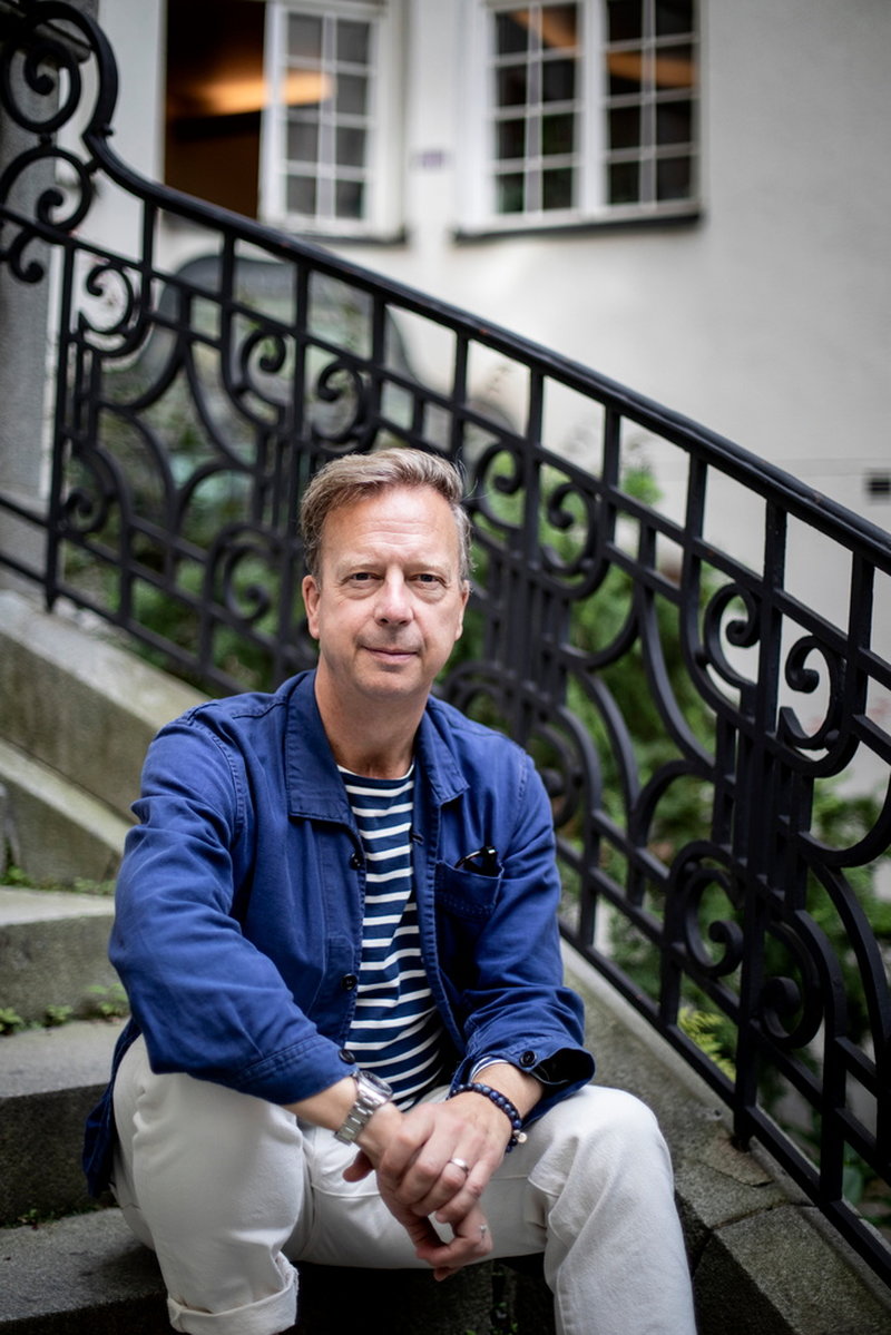 'Jag har alltid velat skriva en längre serie som jag har kunnat bära med mig, och skildra samhället genom klassisk epik', säger Torbjörn Flygt.