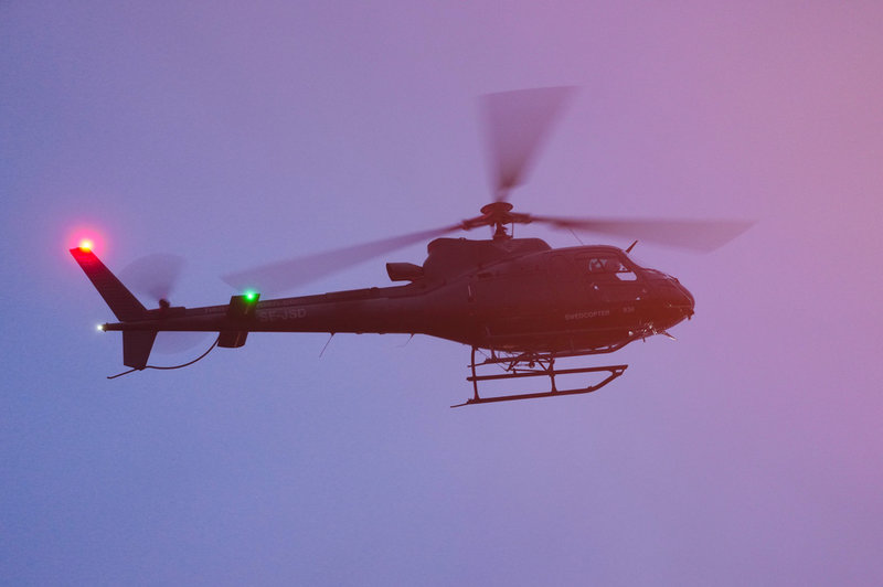 Hov1 anlände till sin avskedskonsert i en helikopter.