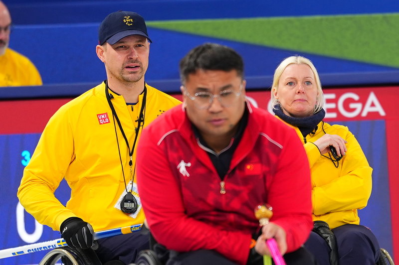 Sveriges Viljo Petersson Dahl och Kristina Ulander under semifinalen mot Kina.