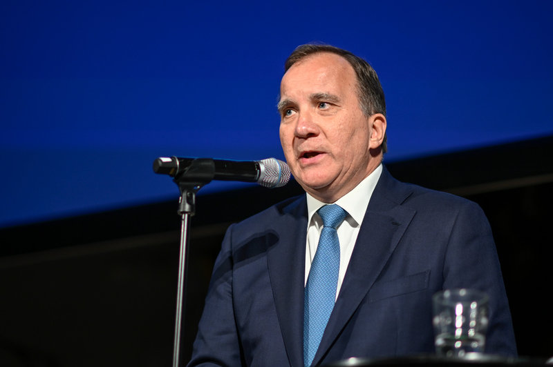 Stefan Löfven talar under invigningen av Sveriges museum om Förintelsen.