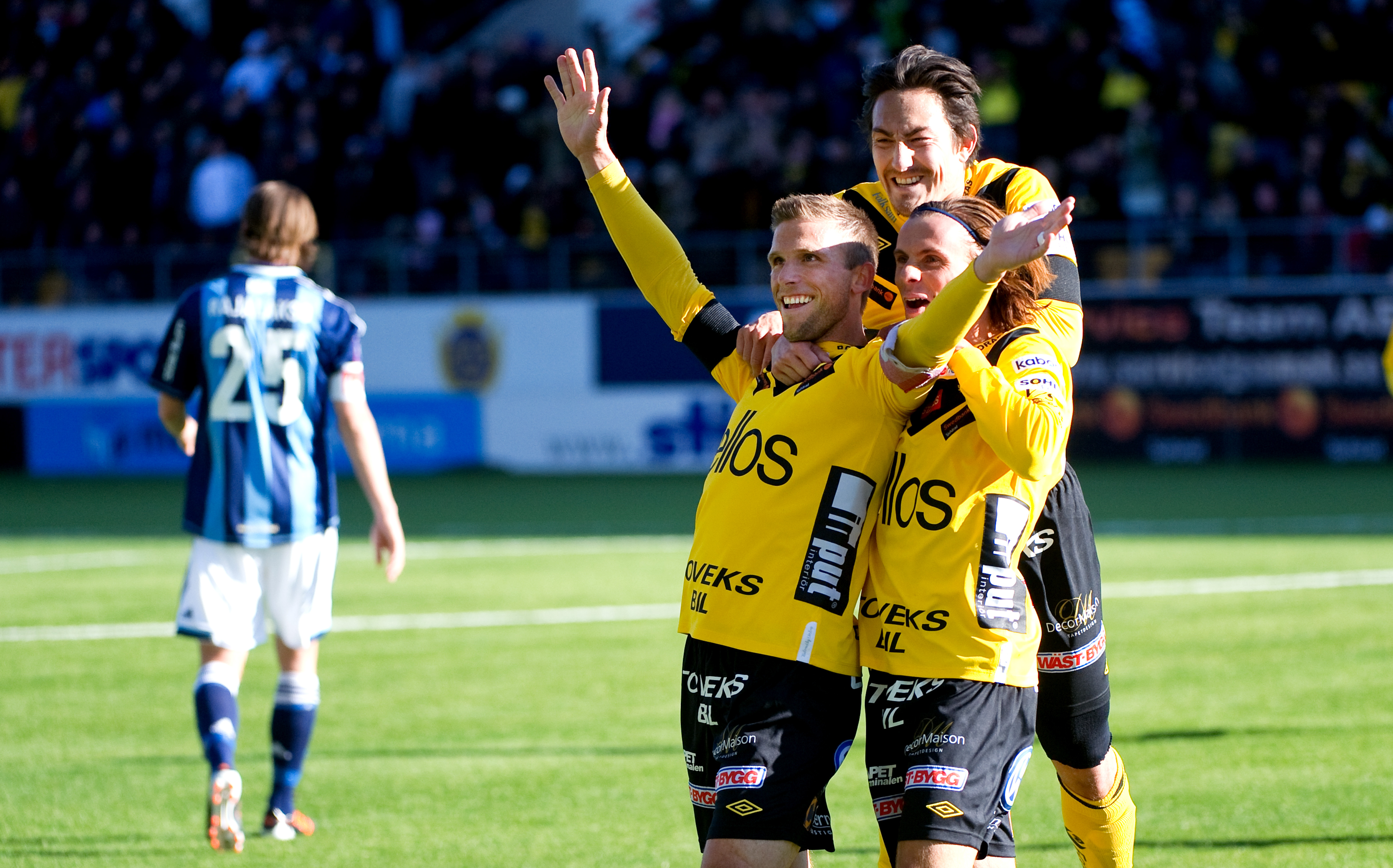 Svensson var kritisk till det egna lagets spel efter den första halvleken: "Att vi leder med 2-0 är ett rån."