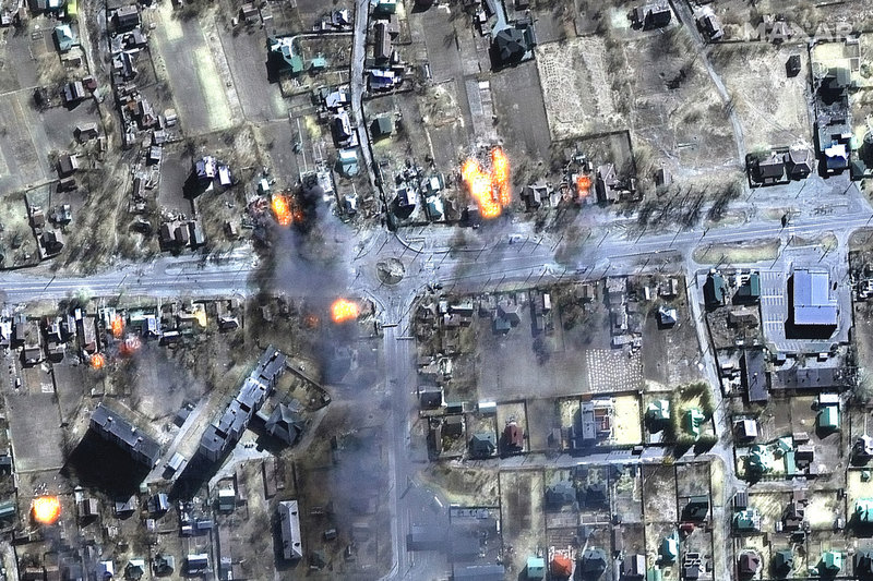 Enkelt tillgängliga satellitbilder över kriget i Ukraina förändrar inte bara verkligheten för de stridande soldaterna i fråga om trupprörelser, det ger också privatpersoner en omedelbar bild av händelseförloppet. Bild från 16 mars.