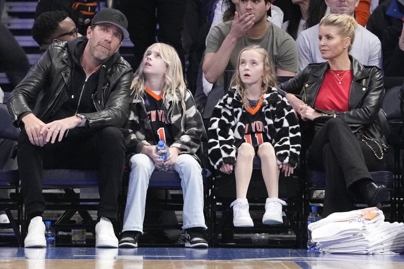 Henrik Lundqvist med frun Therese och parets två döttrar Charlise och Juli. Foto: Mary Altaffer/AP/TT