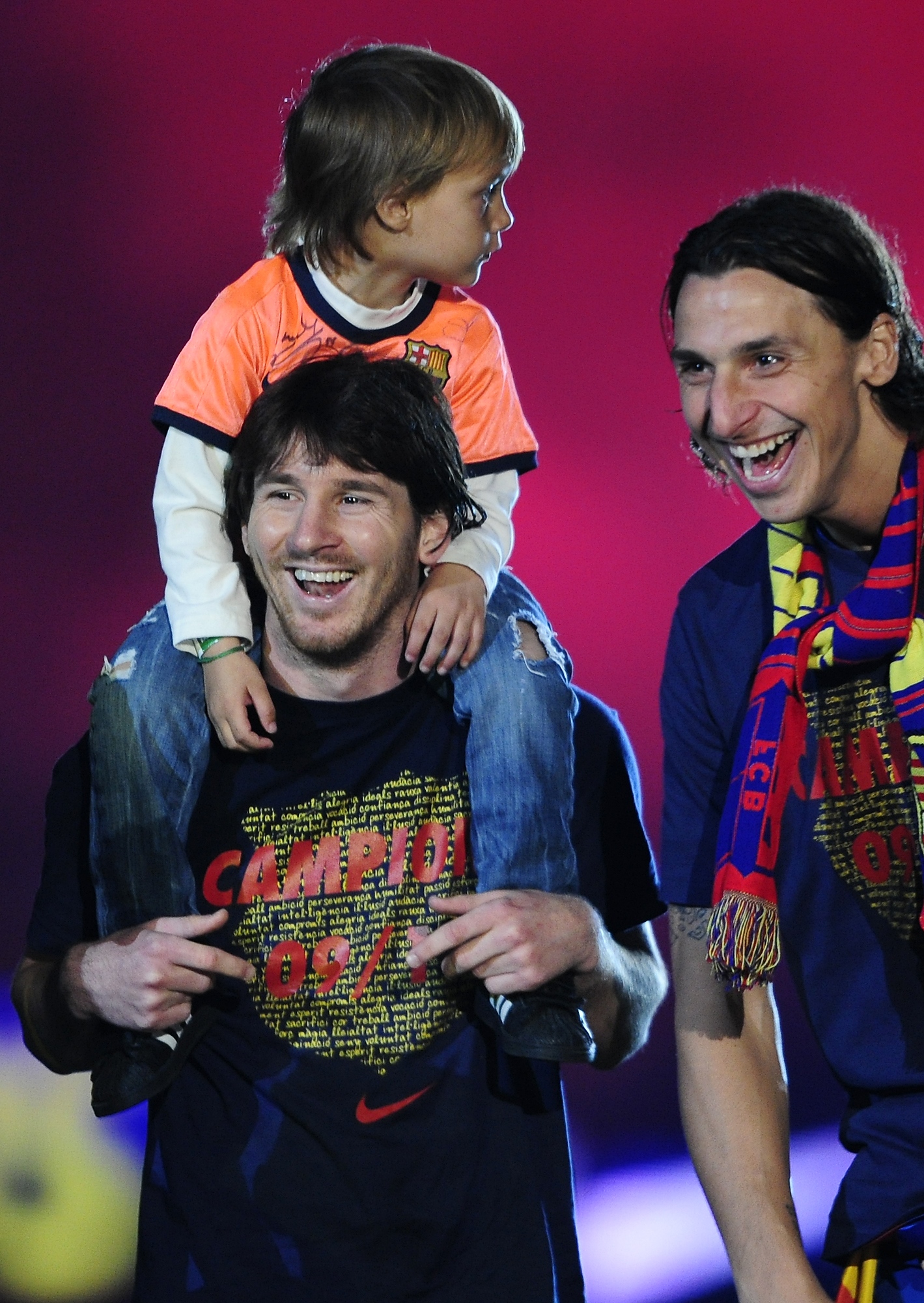 Här firar Zlatan ligaguldet med Barcelona tillsammans med Messi. Här firar Zlatan ligaguldet med Barcelona tillsammans med Messi.