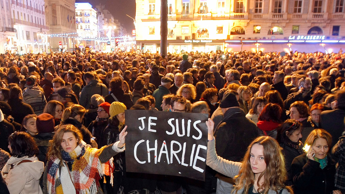 Överallt hölls manifestationer och "Je suis Charlie" blev slagorden. 