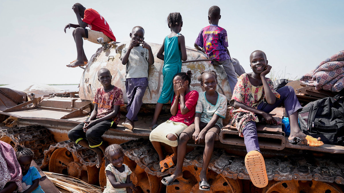 Tiotusentals människor har flytt striderna i Sudan. Bild från mitten av maj.
