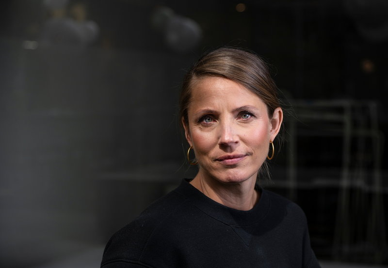 'Många lyder under regeln att är det svårt i relationen under en period så går man, även om man har en önskan om en livslång relation. Det kan ju vara skitjobbigt, men det betyder kanske inte att man inte tycker om personen längre eller att man inte kan hitta tillbaka till varandra', säger Tuva Novotny.