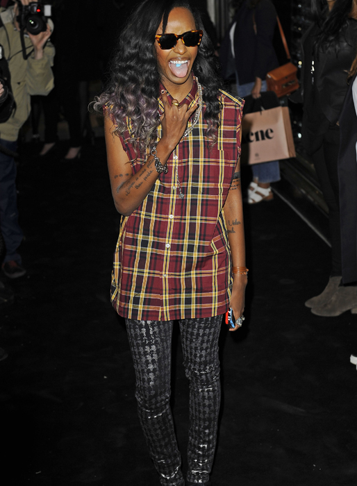 Angel Haze har varit på Karl Lagerfeld-invigning. Angel Haze har varit på Karl Lagerfeld-invigning.