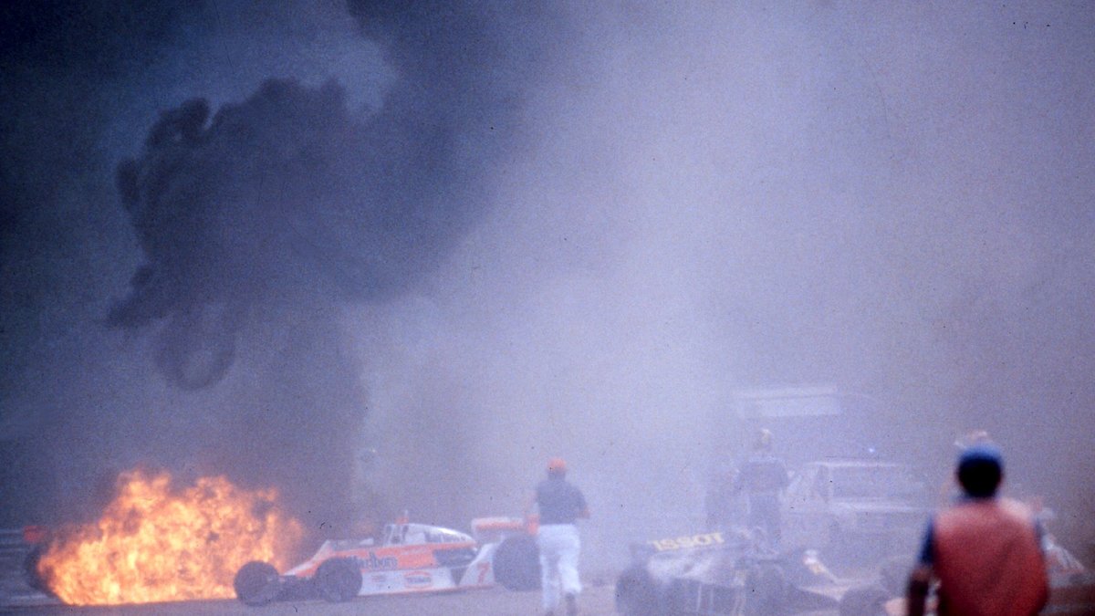 Den 11 september 1978 avlider svenske formel 1-föraren Ronnie Peterson efter kraschen på Monzabanan dagen innan.