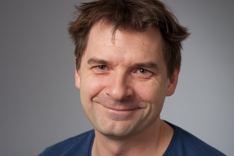 Magnus Blomgren tror att både politikerna själva och medier ligger bakom att medborgarna har bristande kunskap i vilka frågor som styrs på vilken politisk nivå.