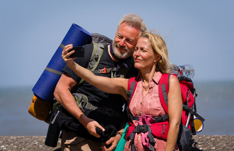 Jason Isaacs och Gillian Anderson gör huvudrollerna i den kontroversiella filmen "Saltstigen".