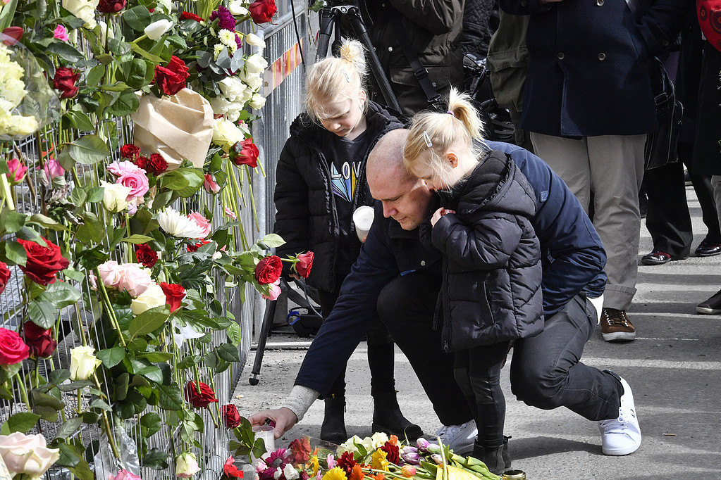 Sorg dagen efter terrorattacken Stockholm