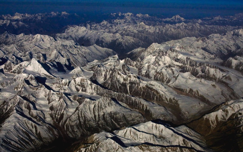 Himalaya kallas för världens tak. Men till och med här smälter isarna. Arkivbild.